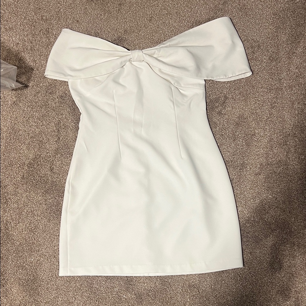Selfie Leslie Strapless White Dress